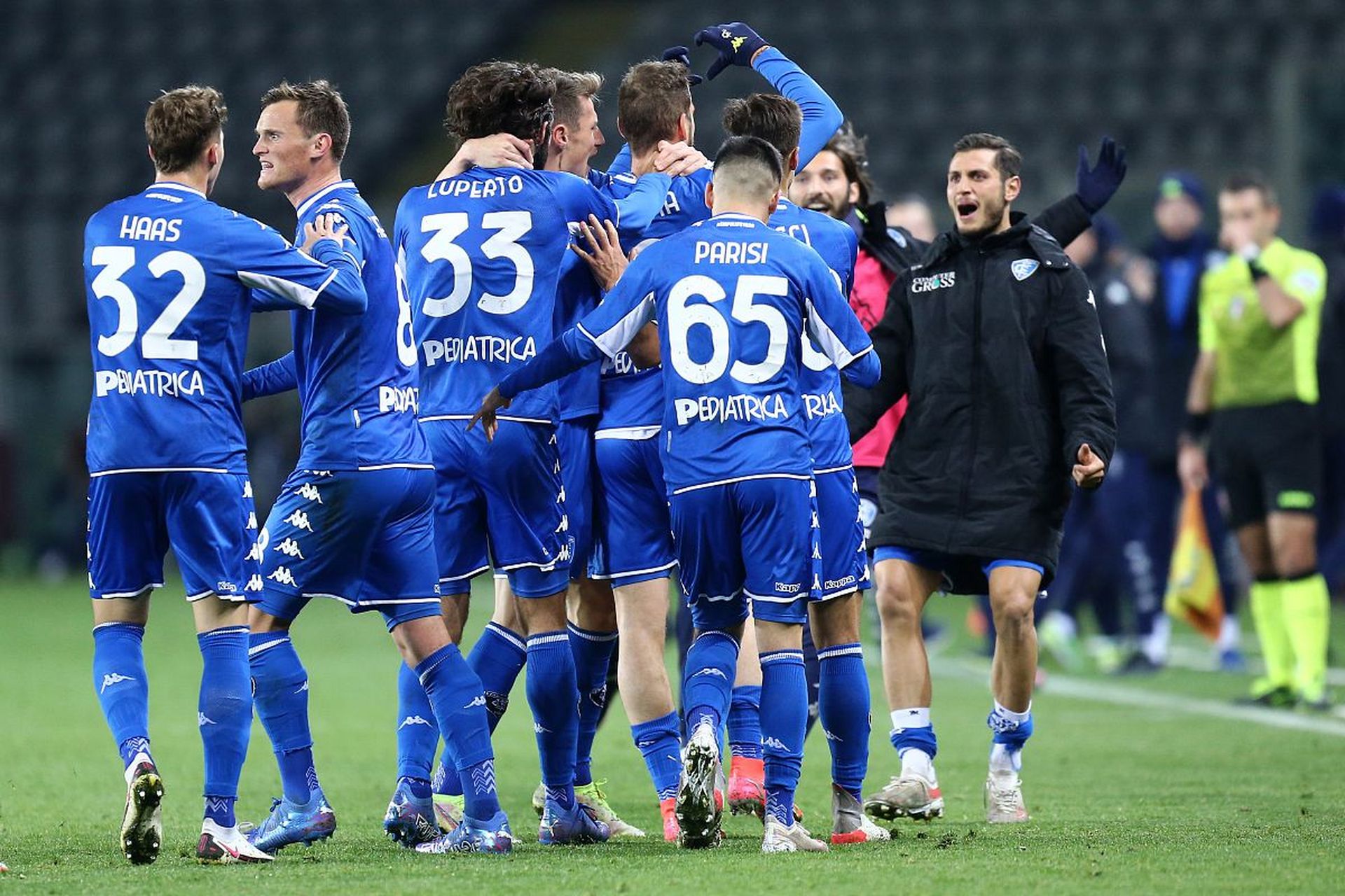 通过对曼联 通过对曼联